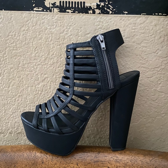 High Black Block Heel - Picture 2 of 3